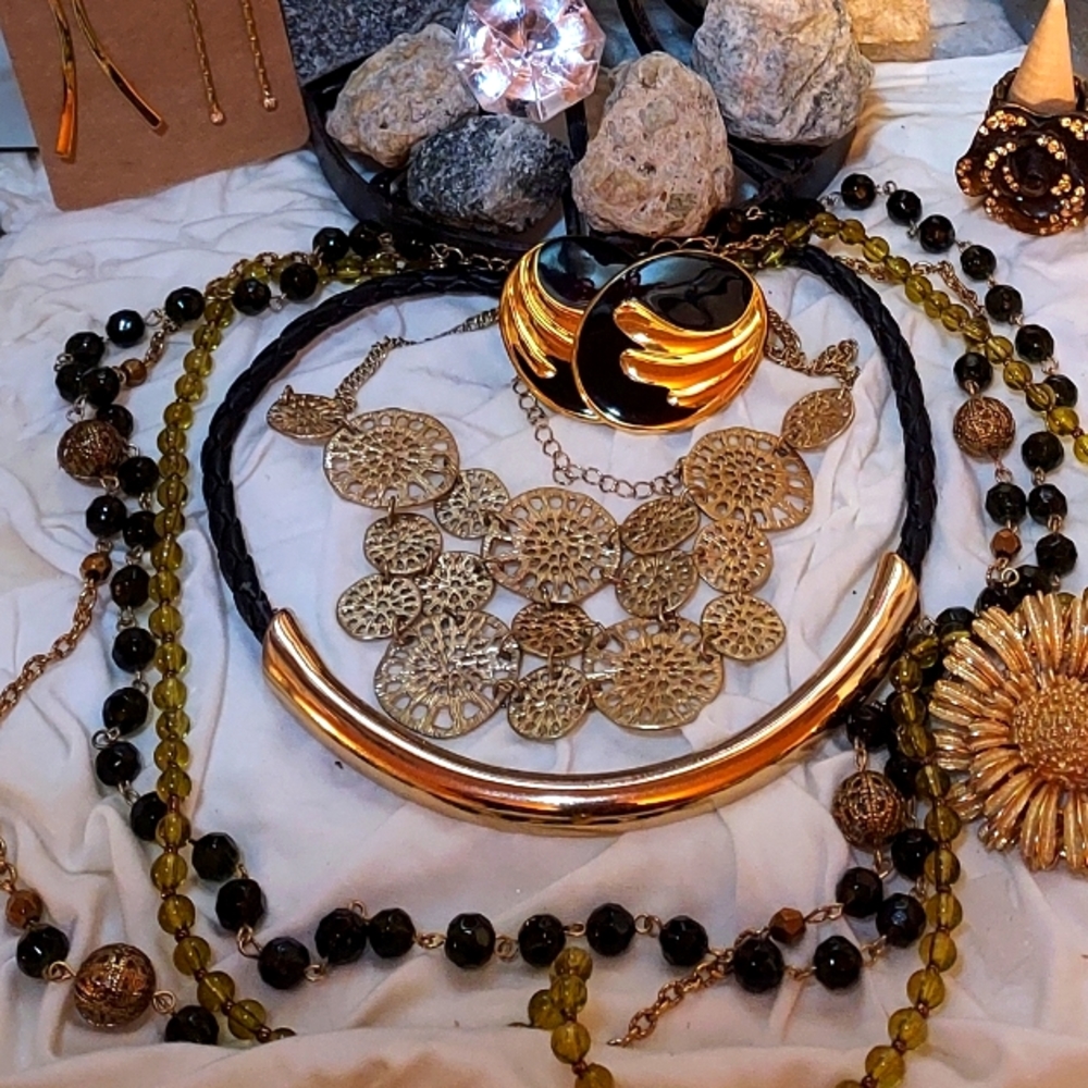⚫️Black 'N Gold II Jewelry LOTT
